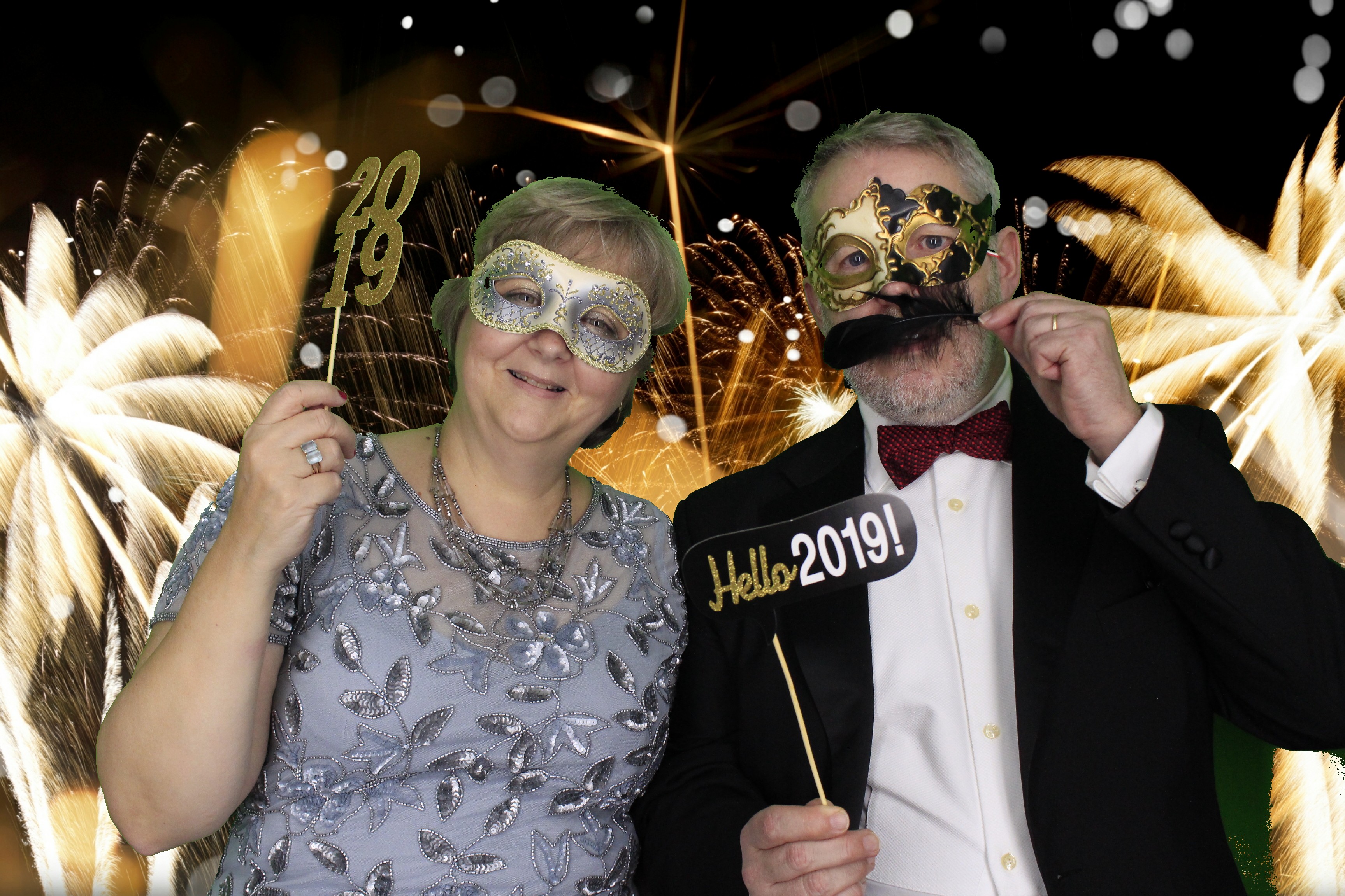 New Years Eve Party Silvermere | View more photos from the event at gallery.myphotoboothexperience.co.uk/u/MyPhotoBoothExperienceLtd/New-Years-Eve-Party-Silvermere